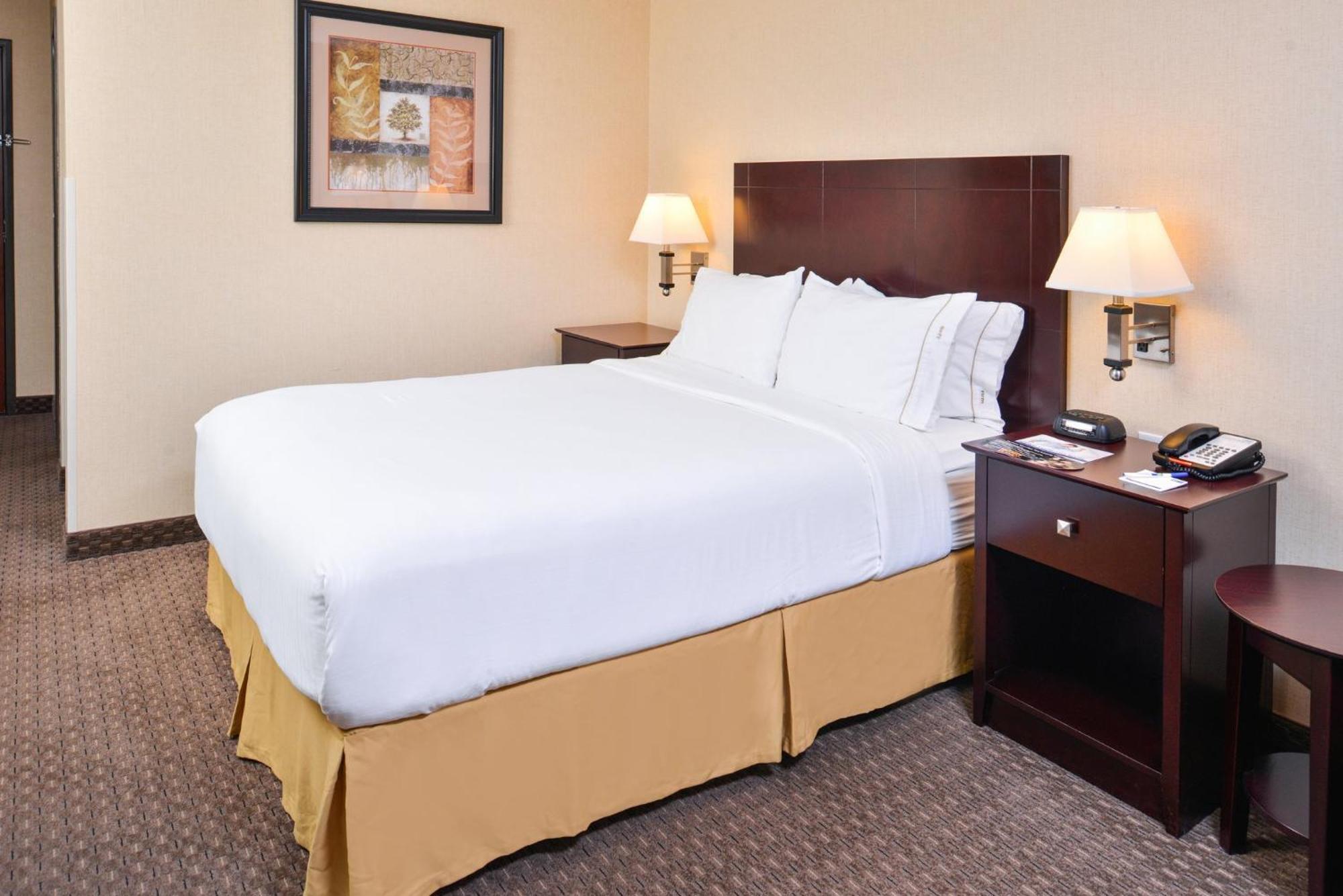 Holiday Inn Express Hotel & Suites Portland - Jantzen Beach By Ihg Экстерьер фото