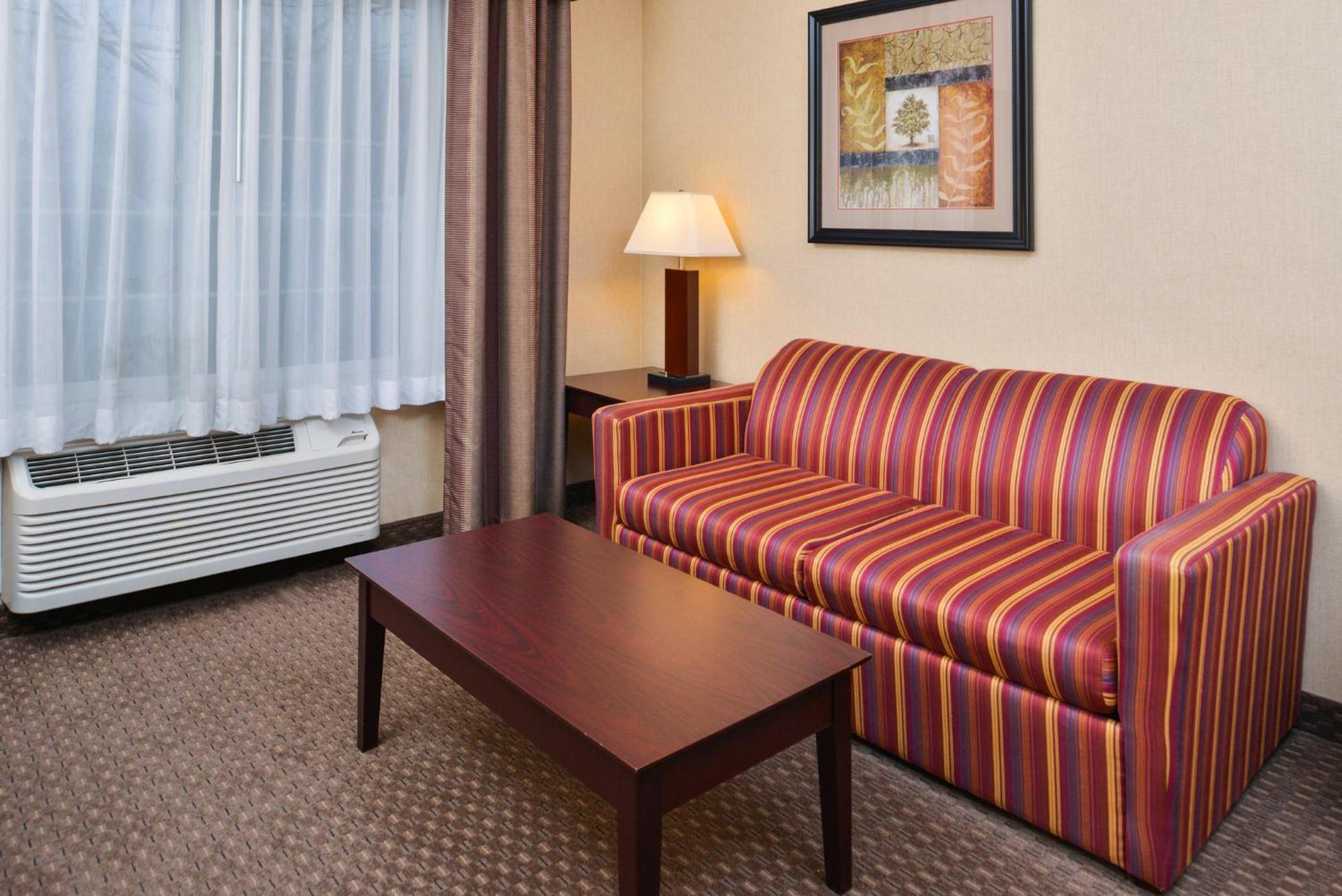 Holiday Inn Express Hotel & Suites Portland - Jantzen Beach By Ihg Экстерьер фото