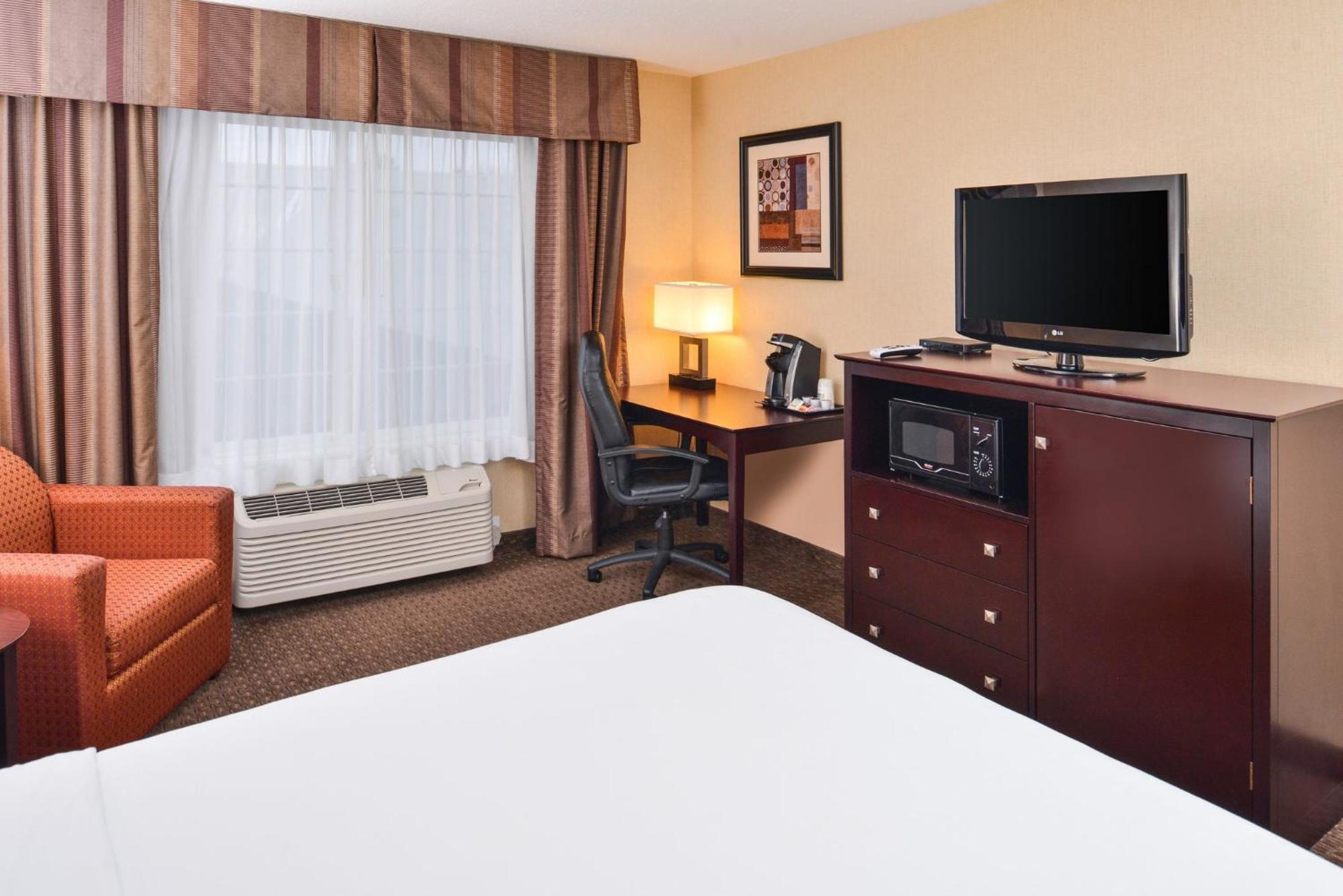 Holiday Inn Express Hotel & Suites Portland - Jantzen Beach By Ihg Экстерьер фото